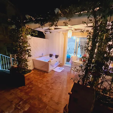 Aparthotel Luxury Jacuzzi Filomena Marina di Camerota